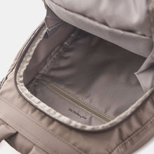 Load image into Gallery viewer, Backback - Vogue (5956724031652) (8348567077115)