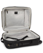 Load image into Gallery viewer, Voyageur - Softside Léger Continental Expandable Spinner Carry-On (22") (8737647591675)