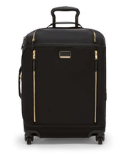 Load image into Gallery viewer, Voyageur - Softside Léger Continental Expandable Spinner Carry-On (22") (8737647591675)