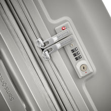 Load image into Gallery viewer, Outline Pro - Hardside Spinner Medium (25") (7691202003195)