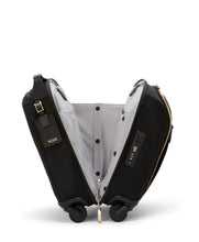 Load image into Gallery viewer, Voyageur - Softside Léger Compact Carry-On (8737675149563)