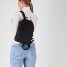 Load and play video in Gallery viewer, Inner City - Vogue Backpack
