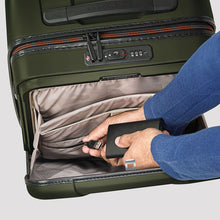 Load image into Gallery viewer, Torq - Hardside International Carry-on Spinner 21" (5888402718884) (6927229616292)