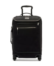 Load image into Gallery viewer, Voyageur - Softside Léger International  Spinner Carry-On (21") (6633539731620)