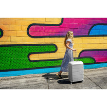 Load image into Gallery viewer, Outline Pro - Hardside Spinner Medium (25") (7691202003195)