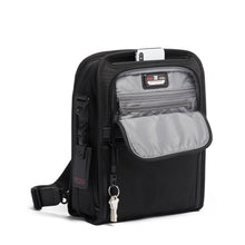 Load image into Gallery viewer, Alpha 3 - Medium Travel Tote (5800605384868)