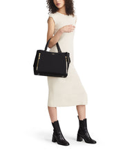 Load image into Gallery viewer, Voyageur - Valetta Medium Tote (8091177222395)