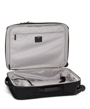 Load image into Gallery viewer, Voyageur - Softside Léger International  Spinner Carry-On (21") (6633539731620)
