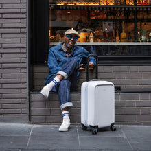Load image into Gallery viewer, Transit - Hardside Carryon Spinner 21&quot; (9106473386235)
