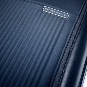 Sympatico 3.0 - Hardside Essential Front Pocket Carry-On Spinner 22"
