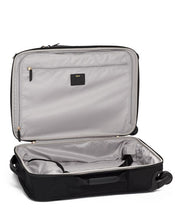 Load image into Gallery viewer, Voyageur - Softside Léger International  Spinner Carry-On (21&quot;) (6633539731620)
