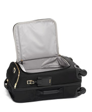 Load image into Gallery viewer, Voyageur - Softside Léger International  Spinner Carry-On (21&quot;) (6633539731620)

